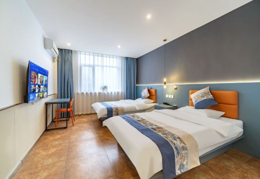 1. 위룽 호텔 (선..