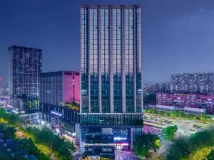 Kuanrong Suites Hotel (Liangjiang love sea shopping park)