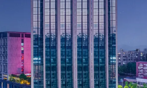 Kuanrong Suites Hotel (Liangjiang love sea shopping park)