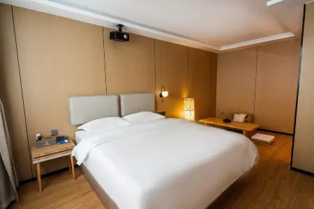 Belfry Selected Hotel Отели рядом с достопримечательностью «Taibai Lou»