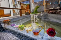 Huafeihua · Zen Aesthetics Homestay  From the street - Romantic