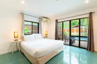 Dolphin Bay Beach Resort