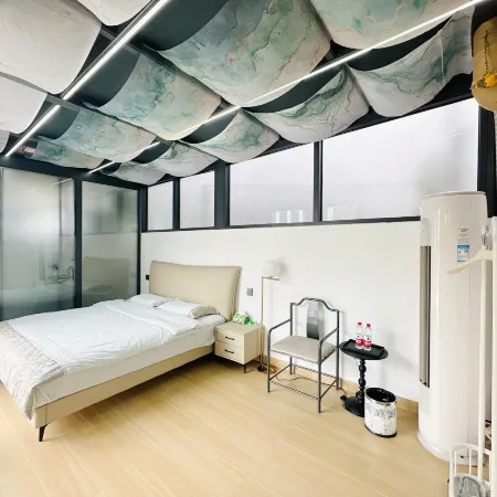 Riverside Breeze Hotel