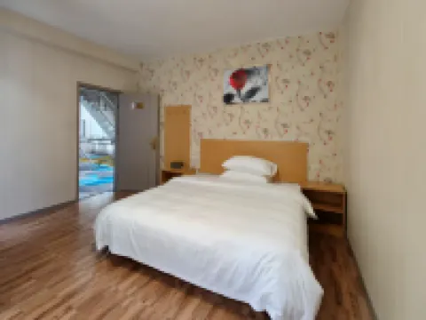 Yixuan Express Hotel (Fengdu Ghost Town)