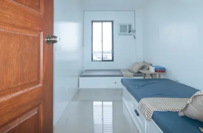 Skybox Pension House by RedDoorz Hotels near Narai Cove