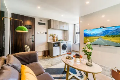 Cloud Travel High-end LOFT Hotel apartment (Jiuyanqiao Store) Hotell i 