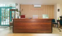 RedDoorz Premium @ Casa LenidaRose