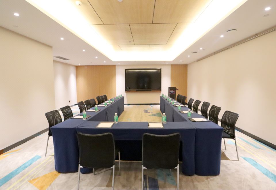 5. 햄튼 바이 힐튼..