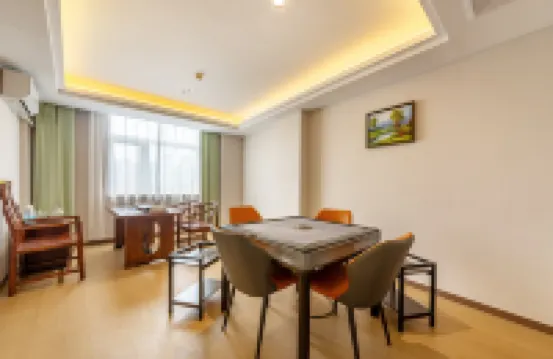 Nanye Cincma Hotel