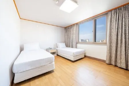 Core Hotel Jeju Отели рядом с достопримечательностью «Драконный головный рок»