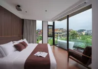 Yunding·Hanging Coffee Panoramic Hotel (Puxinqiao Branch, Puzhehei Scenic Area) - balcony