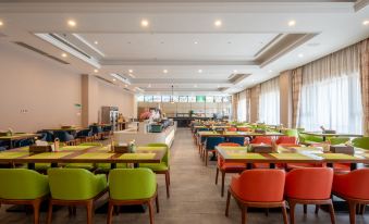 Vienna Hotel(Foshan West Station Shishan store)