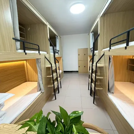 Lvpiche Hostel (Kuanxiangzi)