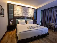 Holatel Hotel Phitsanulok チャン パレス周辺のホテル