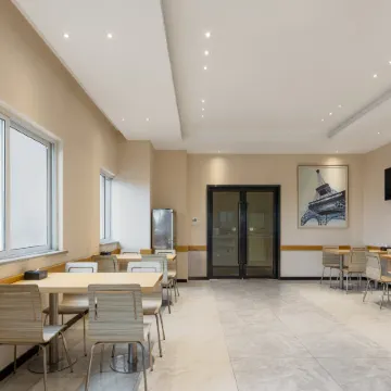 City Comfort Inn Hotel (Hechi Donglan Bus Terminal)