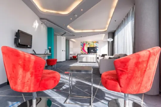 Nobel Zira Hotel Отели рядом с достопримечательностью «Военный музей»