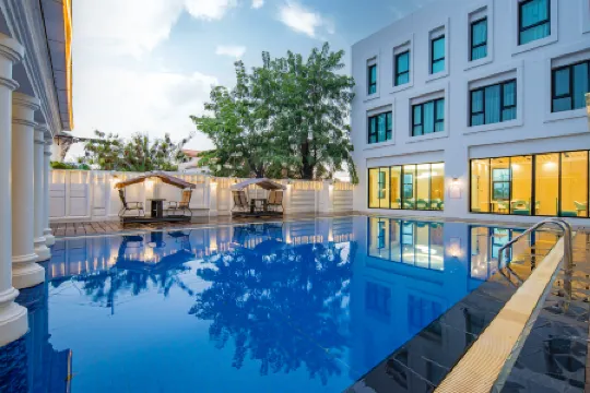 Xinmylin Boutique Отели рядом со станцией Железнодорожная станция Паттая