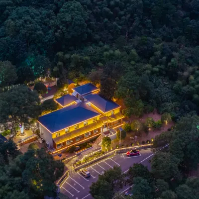 花築·廬山枕泉居民宿（三疊泉瀑布店） 三疊泉附近的飯店