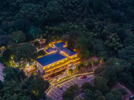 Floral Hotel·Lushan Sanstack spring pillow spring Residence Hotel Отели рядом с достопримечательностью «Haihuizhen»