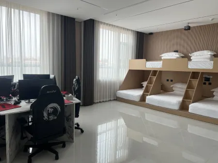 Wukong E-Sports Hotel Отели в г. Пинсиан
