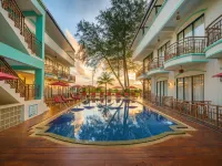In on the Beach Hotel カロン・ナイト・マーケット周辺のホテル