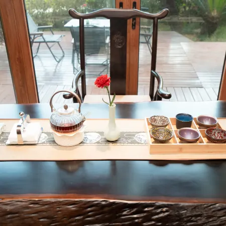 Linyin Holiday Hotel