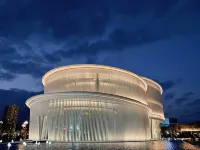 REZEN LONGUU Hotel (Maoming Xinyi Educational City Liuyun Pavilion Sightseeing Tower) - Mountain view