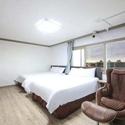 Jeju Top Island Hotel Hotels near Yongduam Rock