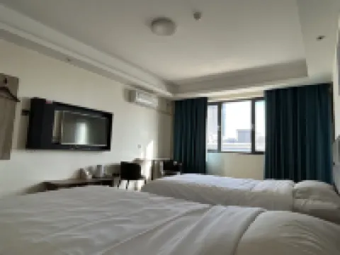 Yatu Hotel (Daminghu Station Huangtai Huanqiu Jiaju Expo Center Branch)