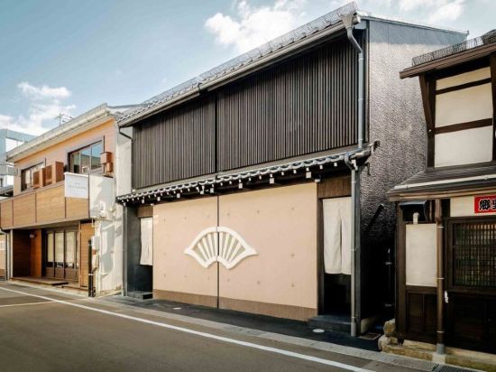Hanasatomachi Machiya House