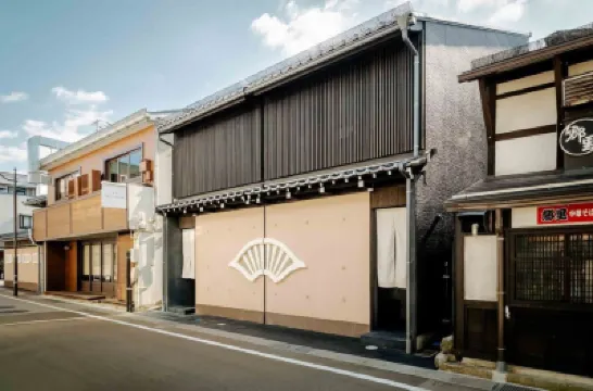 Hanasatomachi Machiya House Hotels in 