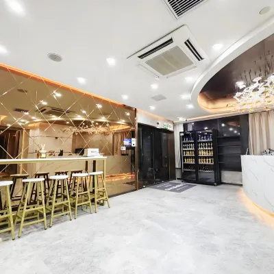 Riverfront Youth Hostel Отели рядом с достопримечательностью «Храм Нефритового Будды»