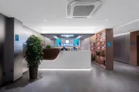 IDJ Love E-Sports Hotel (Kaifeng Qingming Riverside Garden Gulou Night Market)