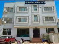 Fabhotel Majestic Heights = Fabhotel 雄偉高地 帕特里卡门附近的飯店