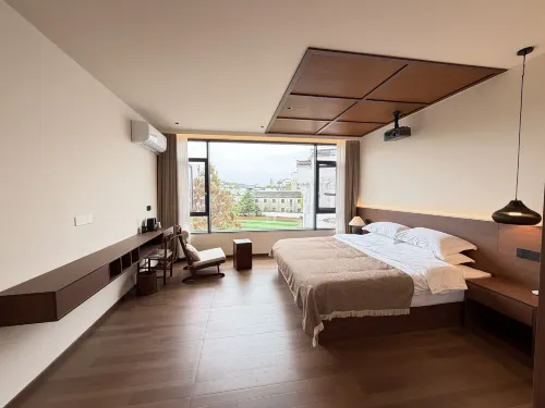 Zhenshanjian (Qiyunshan Mountain Ecological And Cultural Tourism Zone)