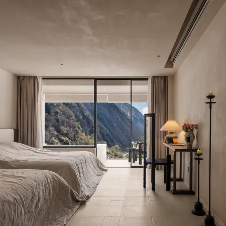 YMUS·ANANDA Hot Spring Healing Retreat