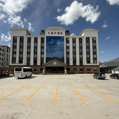 Jiuchongtian Hotel in Bayinbuluke, Hejing County