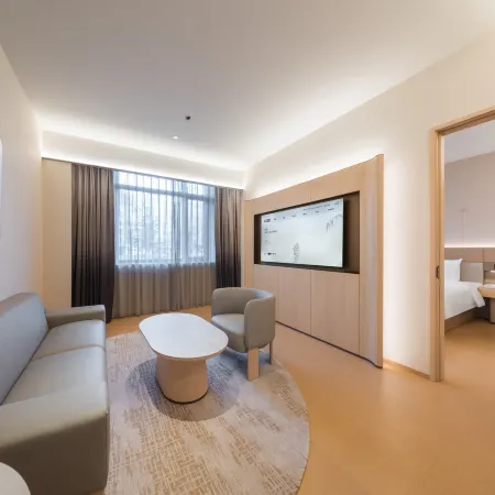 Ji Hotel (Heihe Central Commercial Pedestrian Street Branch)