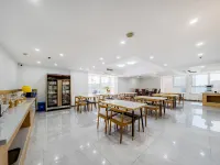 NO.8 Qing Ni Apartment(DL Railway Station Zhongshan Square Branch ) Hotel in zona Mori Building