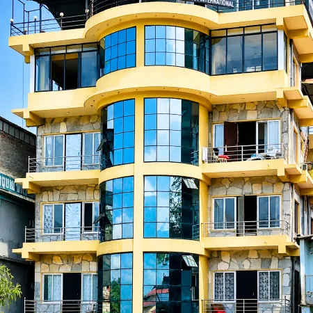Hotel August International