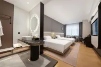 Jiangmen LOFEI Luofei Design Hotel (XinhuI Mingyuan Xintiandi Plaza)