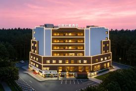 雲居輕奢酒店（江門蓬江區萬達廣場華僑廣場店）