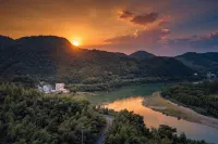 Yiwei·Qichi Bay·Xi Valley Riverside Family Mountain Wild Resort Homestay - Haustierfreundliche