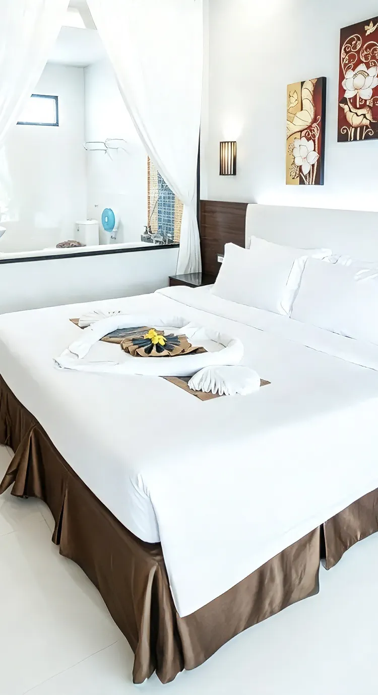 ห้องเอ็กเซ็กคูทีฟเตียงใหญ่พร้อมวิวสวน (อ่างอาบน้ำ)