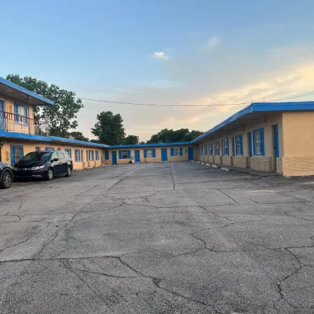 Holiday Motel Tulsa OK
