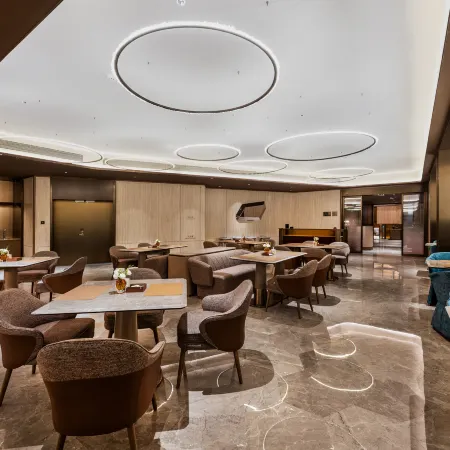 Haikou Qilou Old Street Crystal Orange Hotel