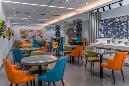 Anlong Hotel Отели рядом с достопримечательностью «School of Higher Vocational Technology， Anshan Normal University»