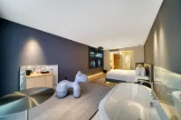Hemu Hotel (Ningbo Yinzhou Wanda Plaza)