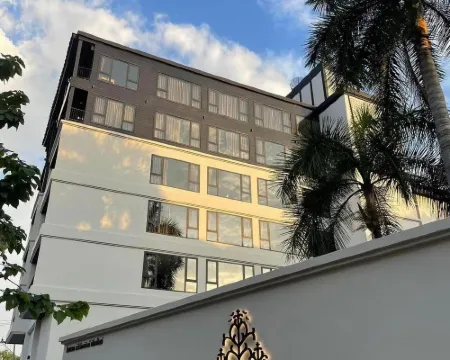 セーリー ウィアンピン ホテル メーリムのホテル