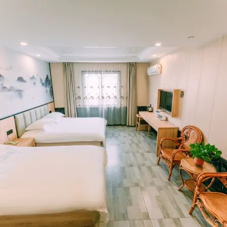 Qingmu Hotel (Hexian Xiaoshikouzhen Huai Commercial Street)